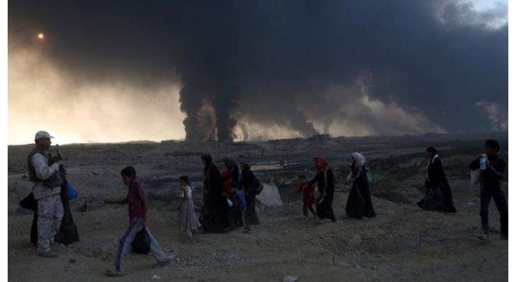 'Intense' fighting in Mosul as civilians flee 