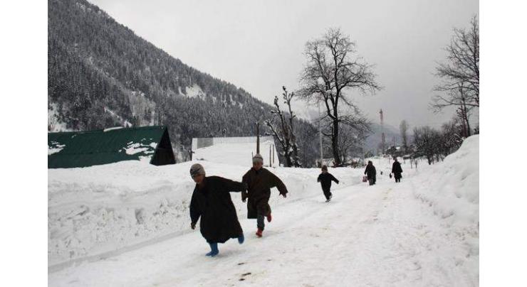 Light rain, snow over mountains likely in Kashmir 