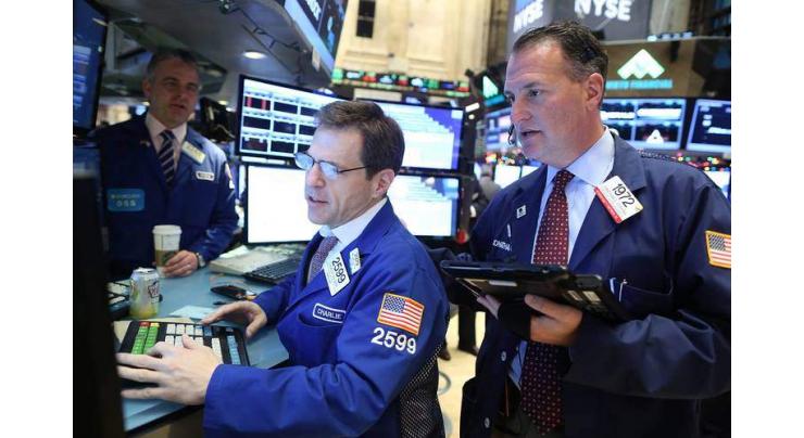US stocks edge higher on rosy data 