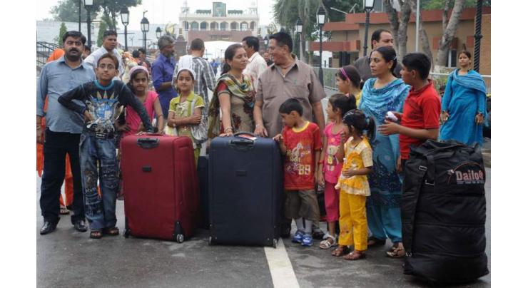 Hindu pilgrims arrive in Pakistan 