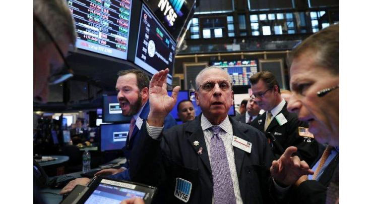Dow jumps above 19,000, extending post-election rally 