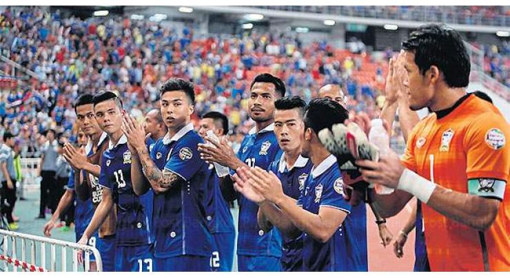 Football: Sarawut late strike puts Thais in Suzuki semis 