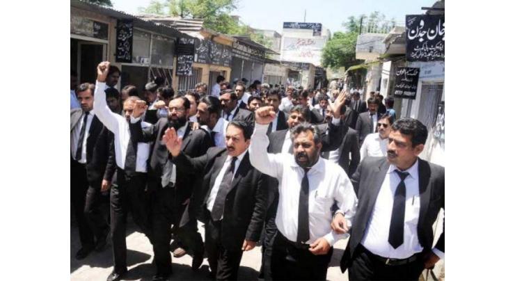 Lawyers protest registration of case against colleague 