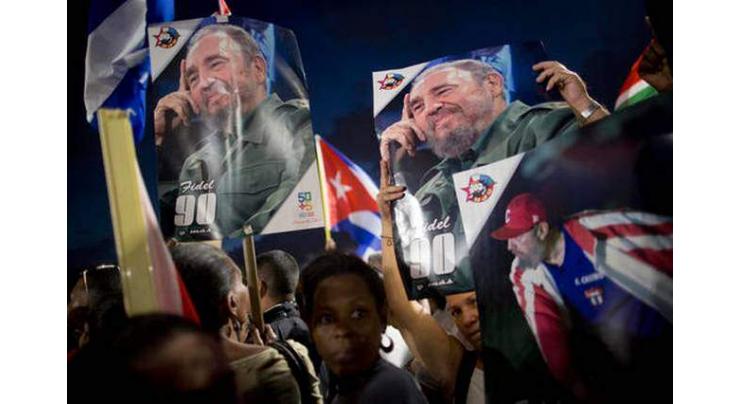 Ashes of Fidel Castro begin final journey across Cuba 