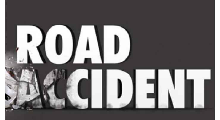 Two killed, ten injured in wagon-truck collision in Nowshera 