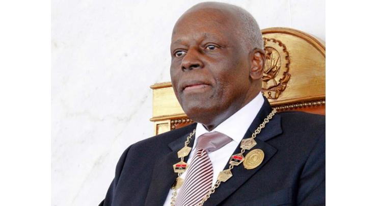Angola's Dos Santos skips resignation issue at party meet 