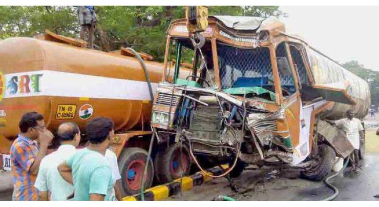 Oil tanker overturns on Jhelum Road 