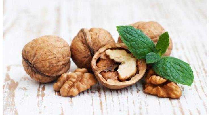 Handful of nuts daily cuts risk of heart disease, cancer 