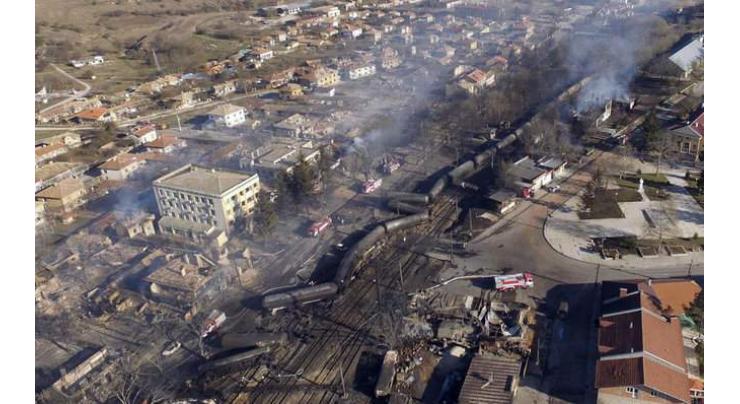 5 killed in blast as Bulgaria gas train derails 