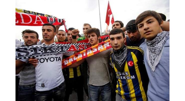 Football: Rival fans unite after Istanbul attacks 