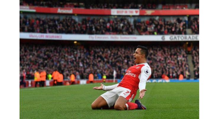 Sanchez tells Arsenal to keep him happy 