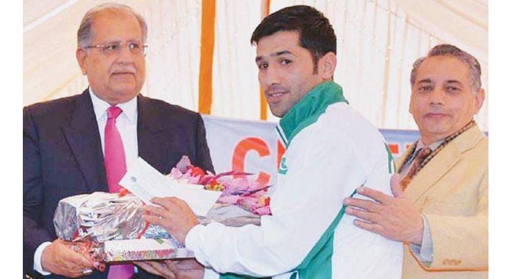 NTDC gives cash award to boxer Waseem 