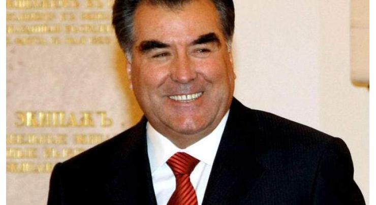 Tajik leader promises bank deposit guarantee 