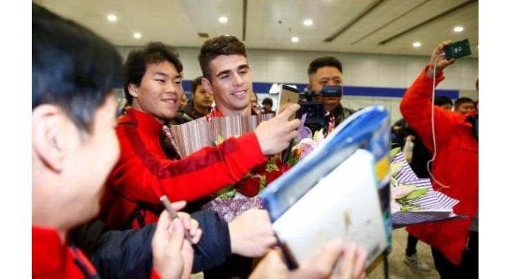 Football: Hero's welcome as Oscar lands in China for 60-mn-euro move 
