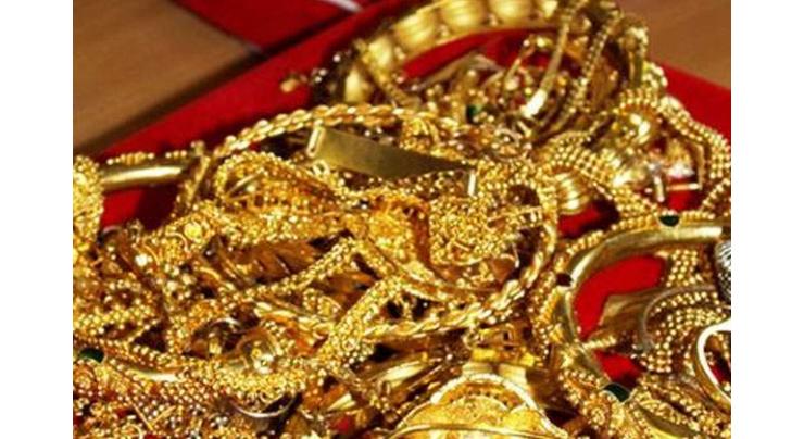 Gold ornaments looted 