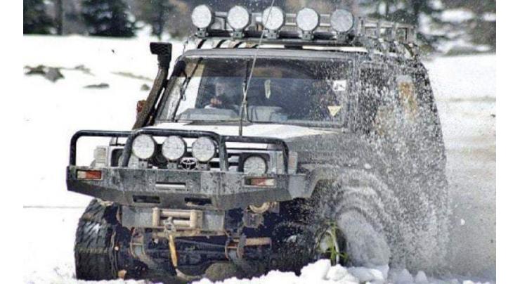 Snow jeep rally begins at Lowari Top 