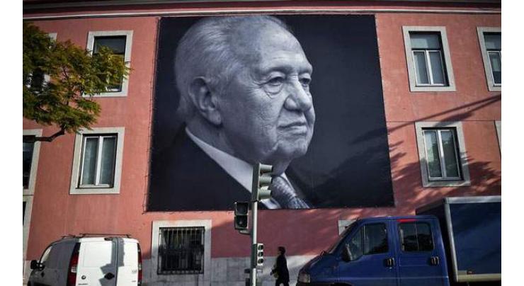 Portugal says goodbye to its 'father of democracy' 