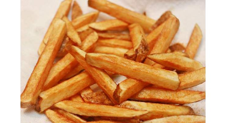Woman stabs boyfriend on eating fries