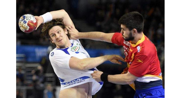 Spain toil to Iceland win in worlds start 