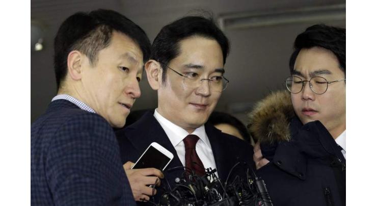 S.Korea prosecutors seek arrest of Samsung heir 