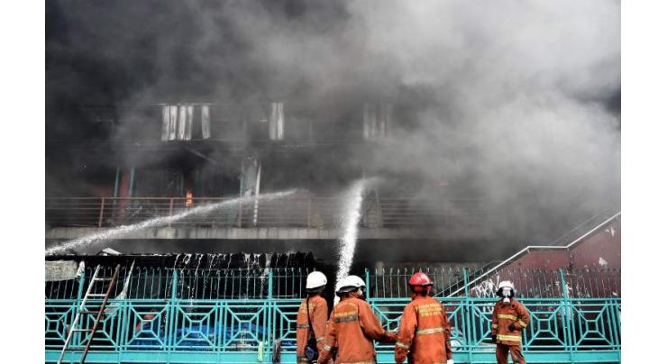 Massive fire engulfs historic Jakarta market 