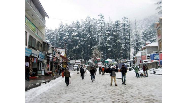 Snowfall increases flow of tourists 