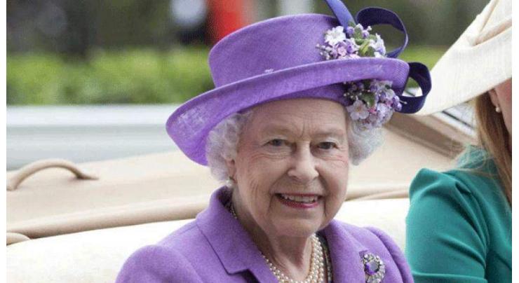 Queen Elizabeth back on duty after cold 