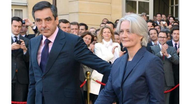 France's Fillon, wife questioned in 'fake job' probe: sources 