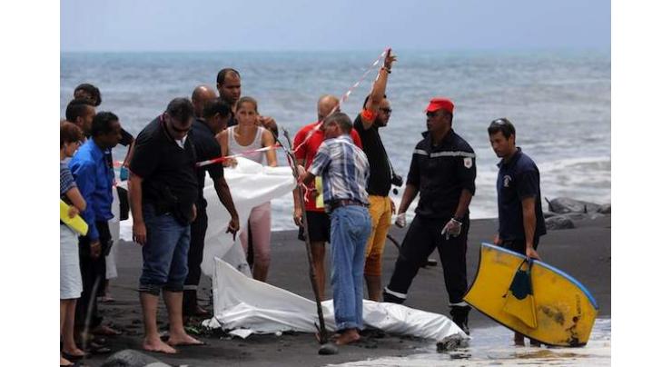 Shark kills bodyboarder on Reunion island 