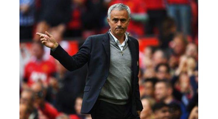 Mourinho demands United trophy charge 