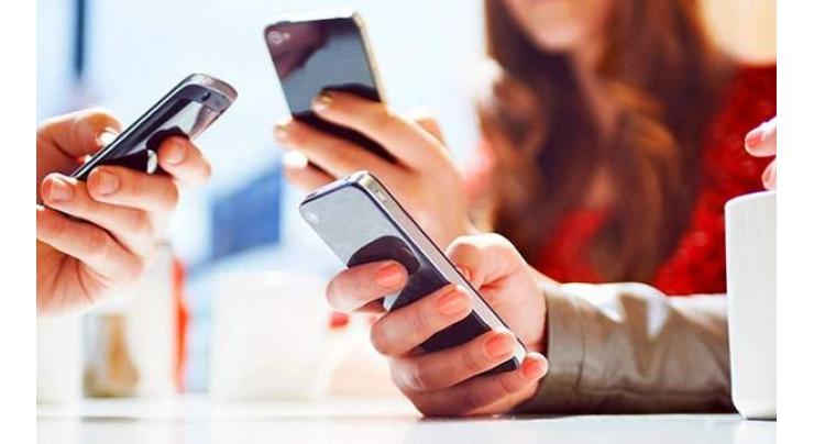 Mobile phone users crosses 137 mln 