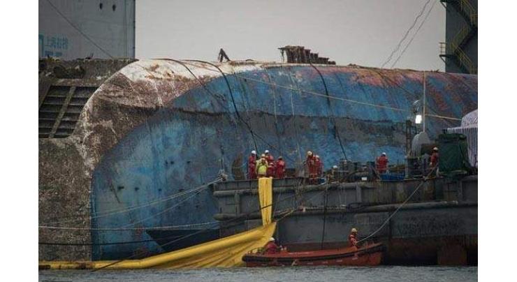 South Korea prepares to move sunken Sewol ferry to port 