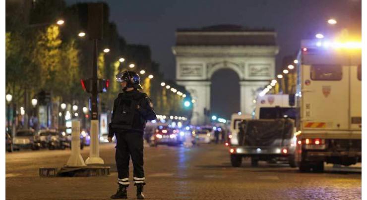 Champs Elysees shooting kills French police officer 