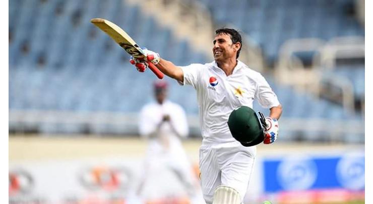 PM congratulates Younas Khan on achieving milestone of 10,000 test runs 