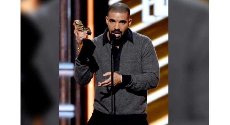 Drake breaks record at Billboard Music Awards 