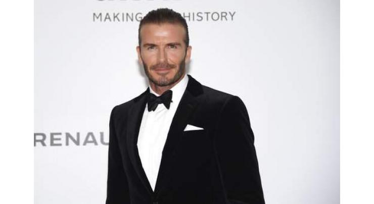 Stars dig deep at charity Cannes AIDS gala 