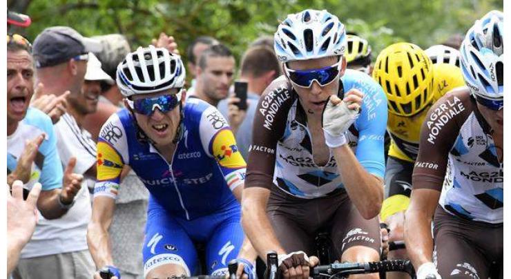 Cycling: Bardet hits out at Froome boo-boys 