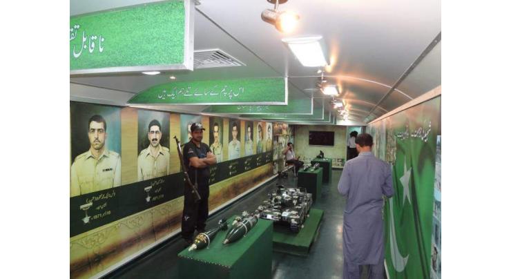 Azadi Train gets warm welcome in Peshawar 