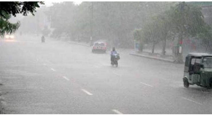 Karachi receives intermittent rains 