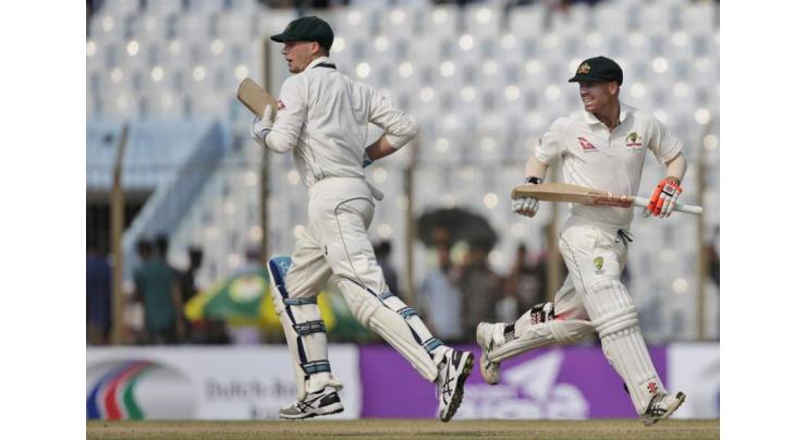 Cricket: Warner, Handscomb give Australia momentum 