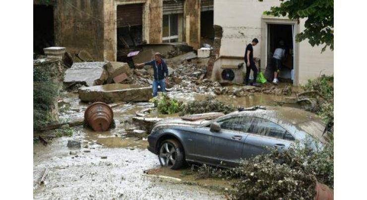 At least eight die in Italy floods: rescuers 