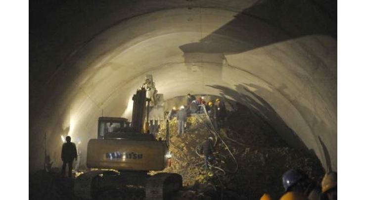 Nine trapped in collapsed tunnel in SW China 