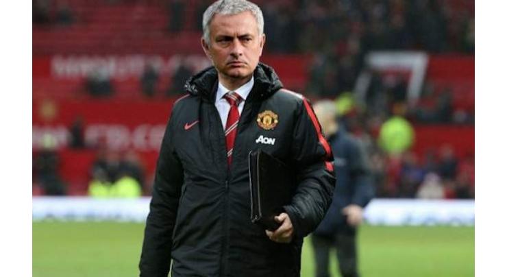 Football: Mourinho wants Man United to stay grounded 
