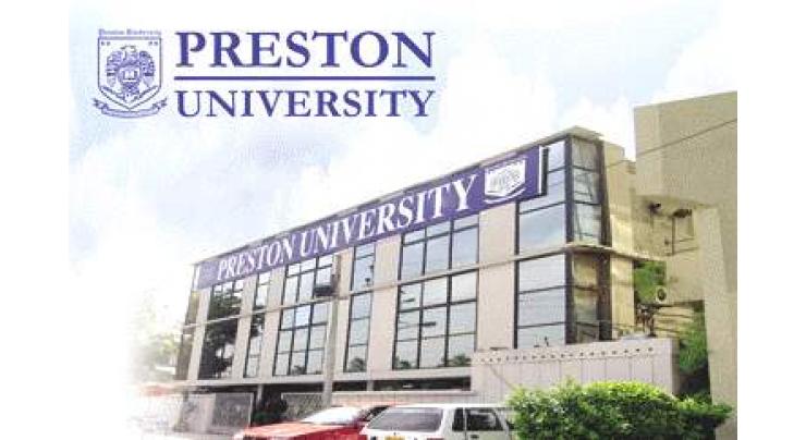 Preston University distributes ceretificates among winners of sports competitions 