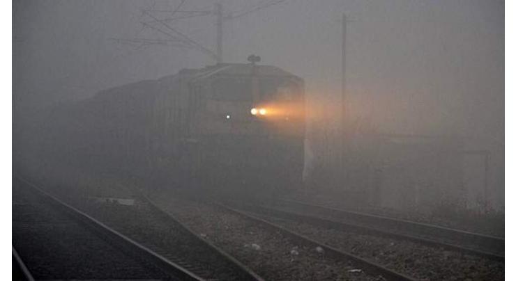 Smog delays several trains 