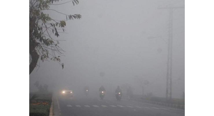 Dense smog covers most parts of Punjab 