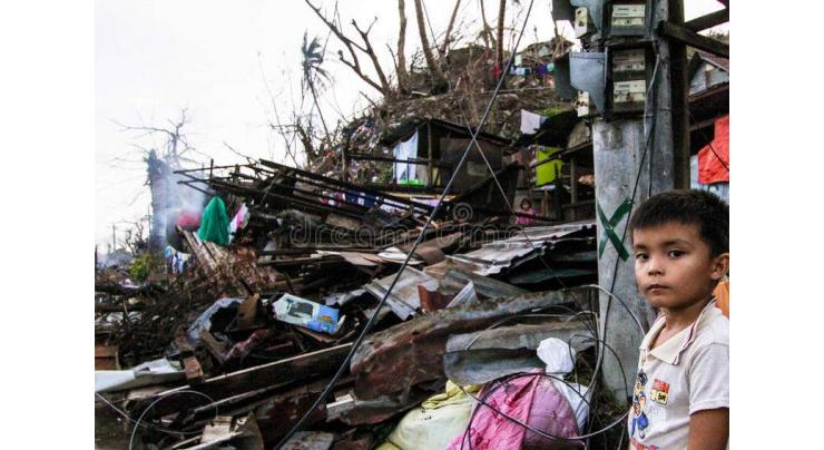 Thousands of Philippine typhoon victims still homeless 