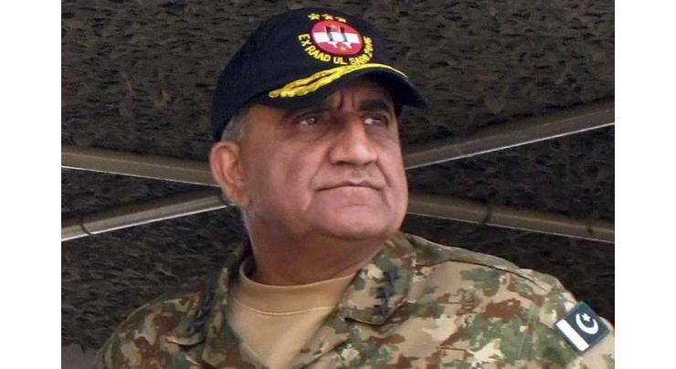 COAS interacts with Mangla Corps troops 