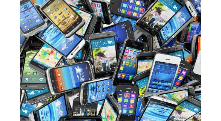 Smuggled smart mobile phones recovered 