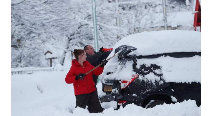 Four dead as huge storms batter Europe 